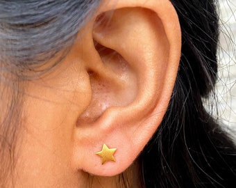 Star Stud Earrings. Minimal Everyday Studs. Gold Earrings with Stars. Delicate Tiny Stud Earrings. Sterling Silver Stacking Earrings