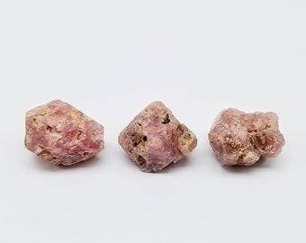 Pink Garnet Crystal || Raw Grossular Garnet || Floater Crystals || Rocks and Minerals || Gemstones || January Birthstone