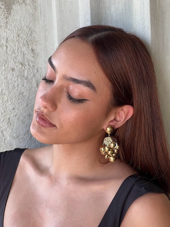statement 90’s vintage earrings | gold grapes - image 3
