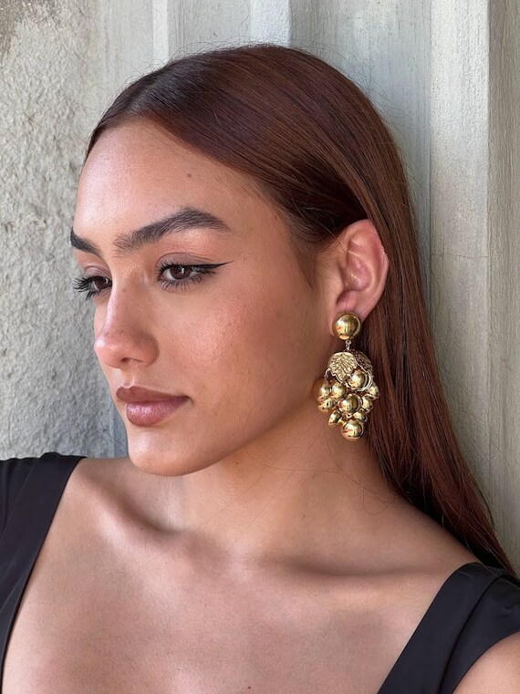 statement 90’s vintage earrings | gold grapes - image 2