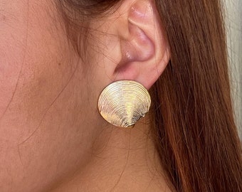 Pendientes vintage de concha de los años 90 / dorados