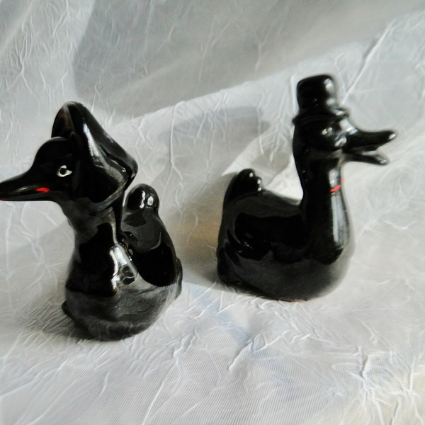 Vintage Miniature Black Ceramic Mr. and  Mrs. Duck Salt and Pepper Set / Dining and Serving / Farm Animal Set