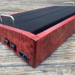 Pedal Board // Guitar Bass Keyboard Instrument Pedalboard // Pedal Organizer // Red Curly Maple Wood Construction // Powered