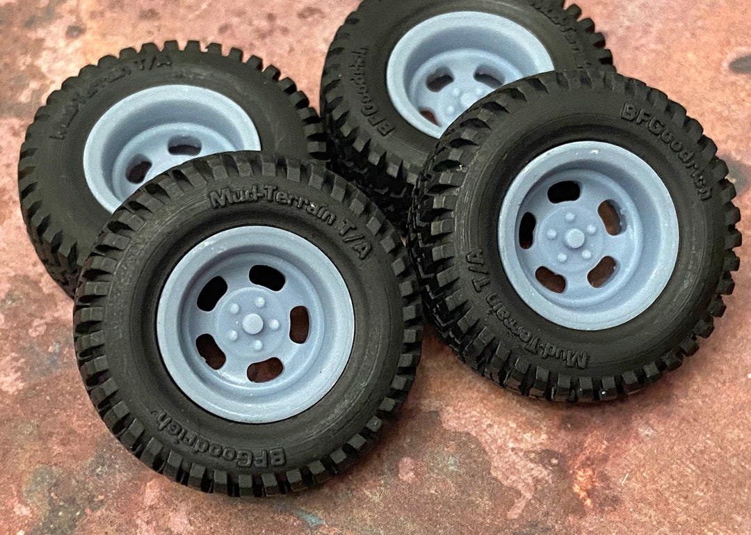 3D Printed 18-inch off Road 5 Slots Wheels W/ Mud Tires