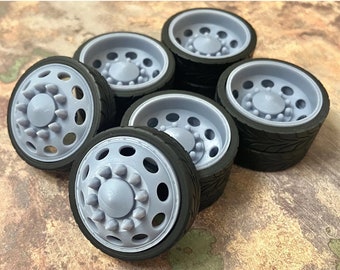 1/24 Scale Resin Model – 32" Budd 5-Hole Semi Truck Wheels With Low Profile Tires – Unassembled