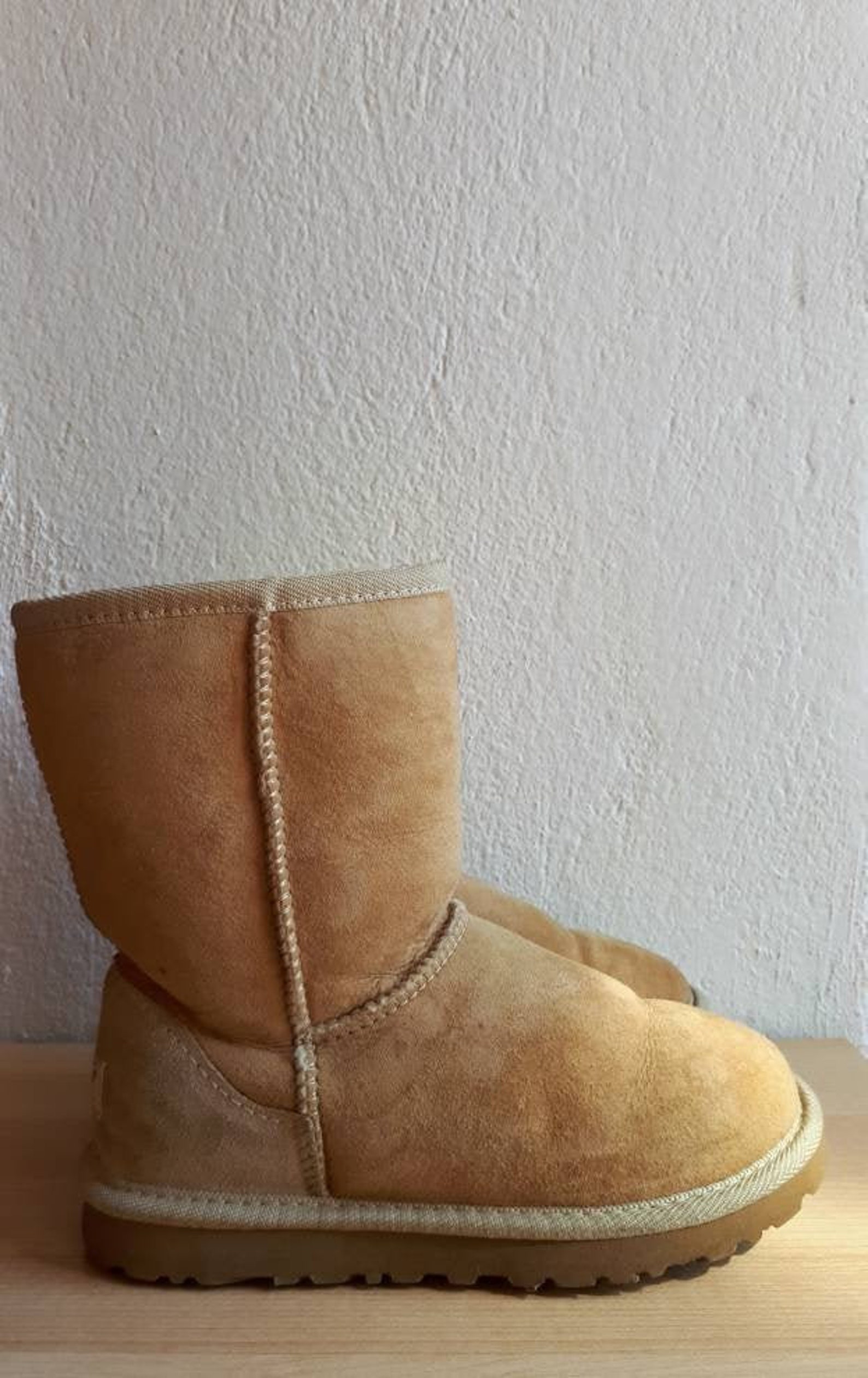 ugg clear beige