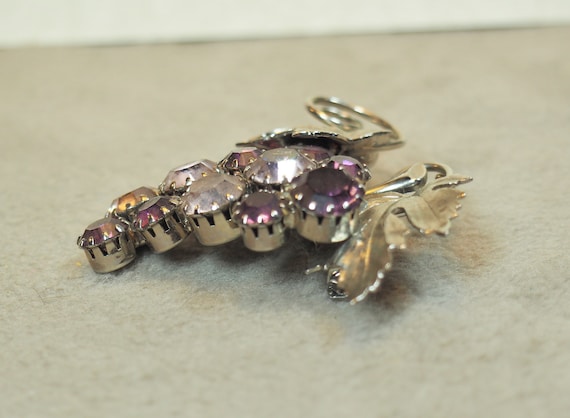 Grape Cluster Pin / Brooch, Vintage 1950s, Purple… - image 4