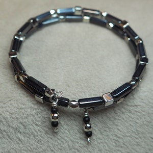 Bracelet: Bangle/Memory Wire, Double Strand, Black and Silver Beads