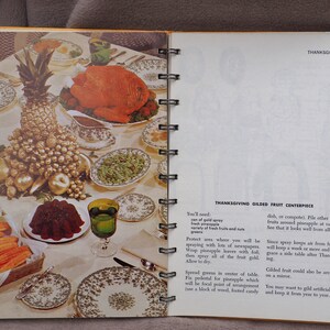 Cook Book: "Betty Crocker's Party Book", 1st Edition Spiral Bound, Hard Cover, Vintage 1960 bild 8