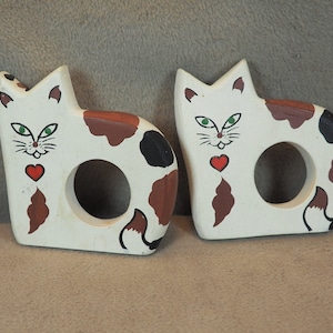 Holz Katzen Serviettenhalter, 2-er Set, schwarz weiß rot, Vintage 1990's, gestreifte Katzen, 3-1/2 Zoll