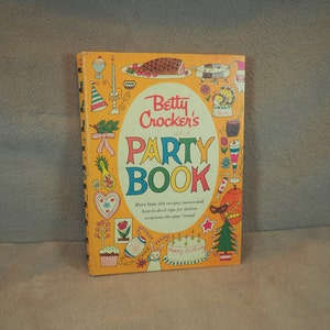 Cook Book: "Betty Crocker's Party Book", 1st Edition Spiral Bound, Hard Cover, Vintage 1960 bild 1