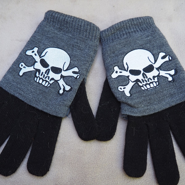 Knit Gloves, Skull and Crossbones, Size Small to Medium, Black White Gray, Lightweight, Double Layer, Vintage 2000-2003