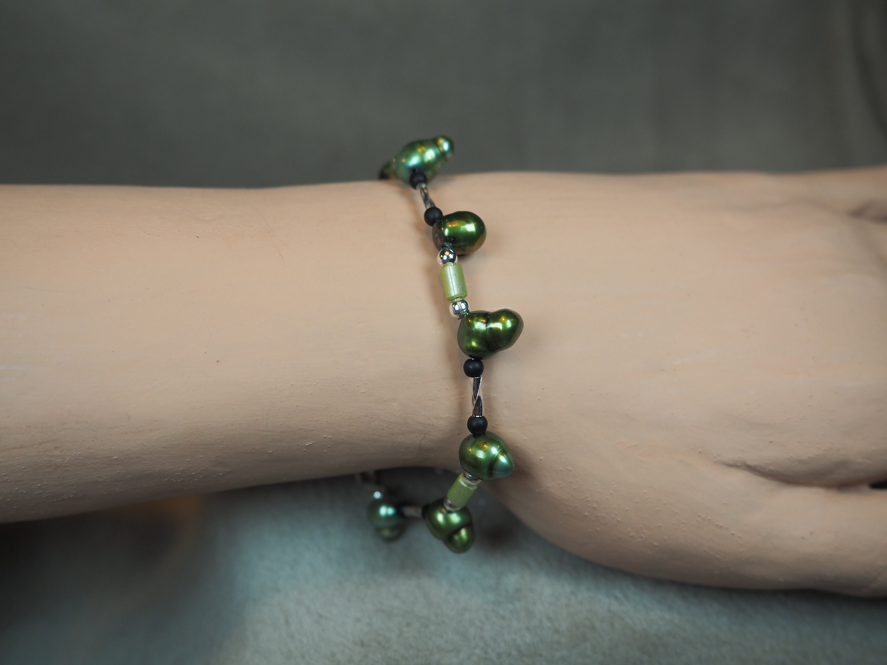 Elegant Green and Black Bracelets with Pearl Accents 7.5-8.5 main image 2