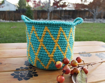 Criss Cross Crochet Basket Pattern