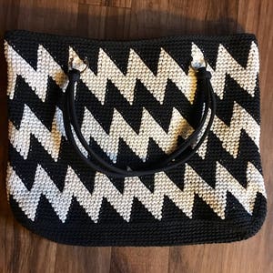 Zig Zag Crochet Tote Bag Pattern crochet beginners instant pdf download image 8