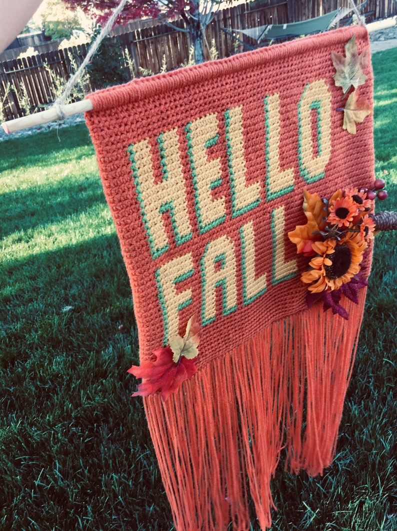 HELLO FALL Crochet Wall Hanging Banner Pattern, Wall Hanging Tapestry, Wall Hanging Decor, Wall Hanging Yarn image 4