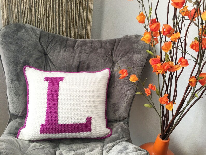 Letter L Crochet Pillow Pattern, Monogram Initial Pillow image 3