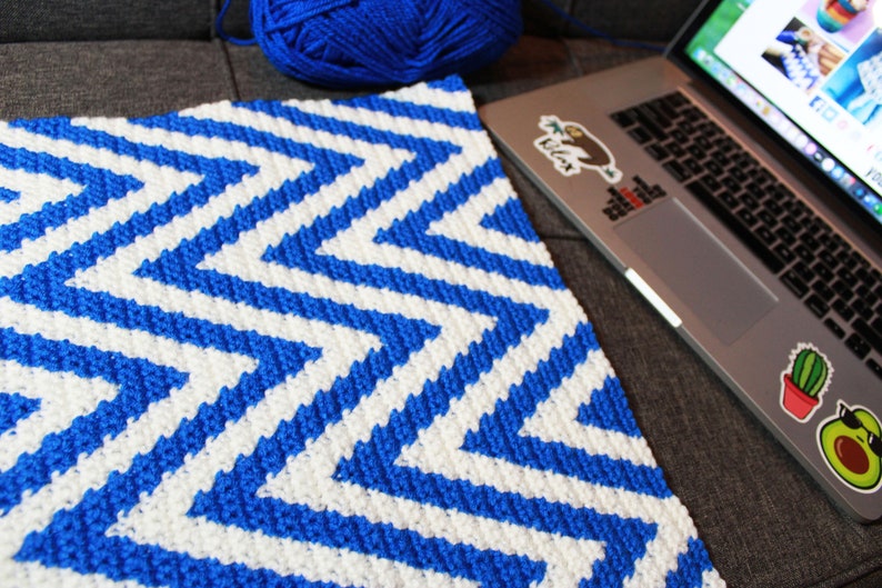Ripple Crochet Pillow Zig Zag Pattern image 6