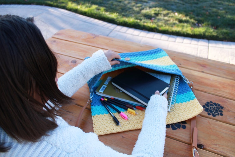 Messenger Crochet Bag Pattern, crochet purse, suzette stitch pattern, pdf instant download, diy bag, stripes bag, color block bag image 2