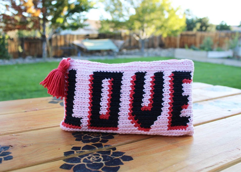 LOVE Pouch Tapestry Crochet Pattern, Purse Tapestry Pattern, crochet pattern, diy accessory, cotton yarn, instant pdf download image 2