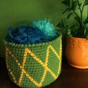 Criss Cross Crochet Basket Pattern image 6