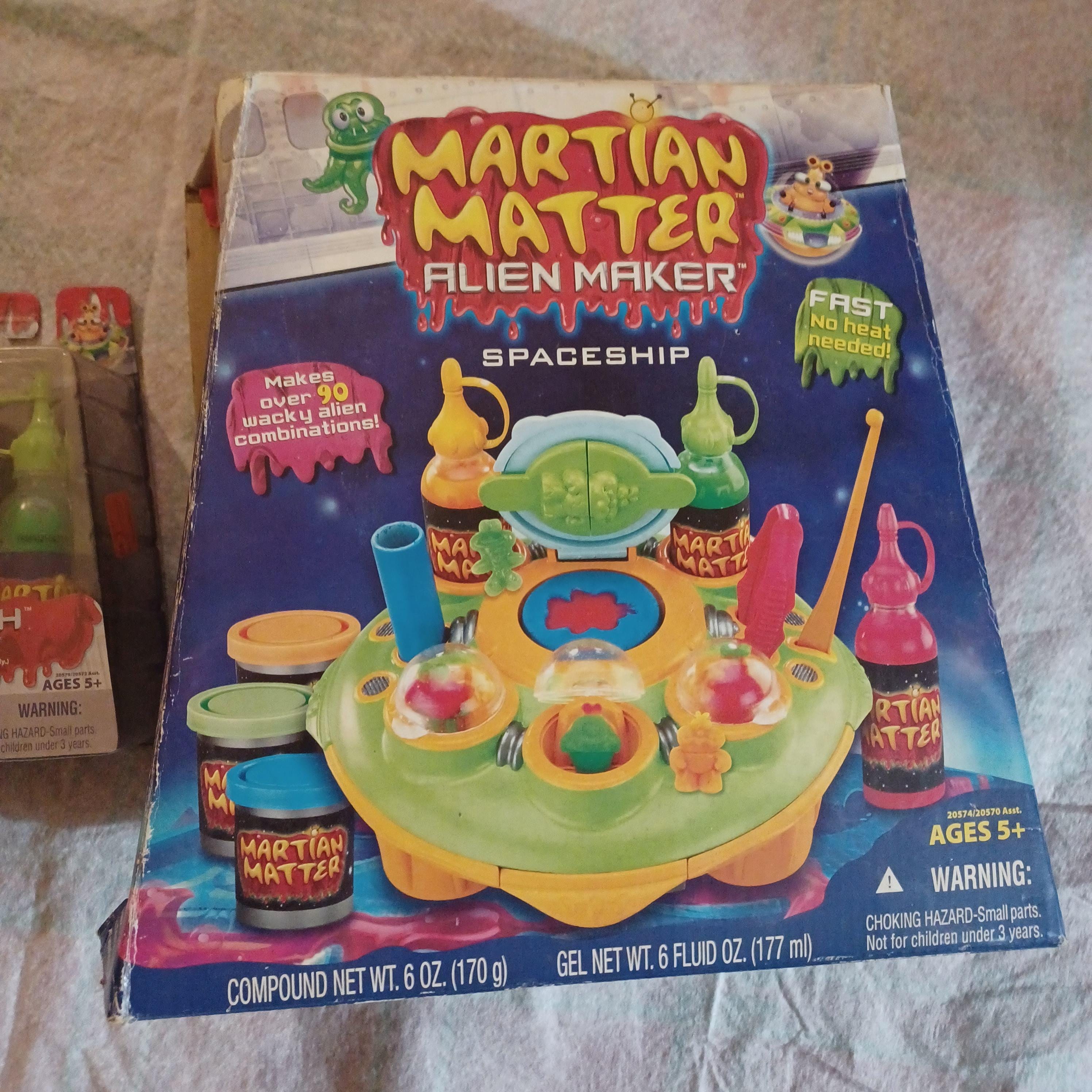 Martian Matter Alien Maker Spaceship Plus Alien Mush Refill Set