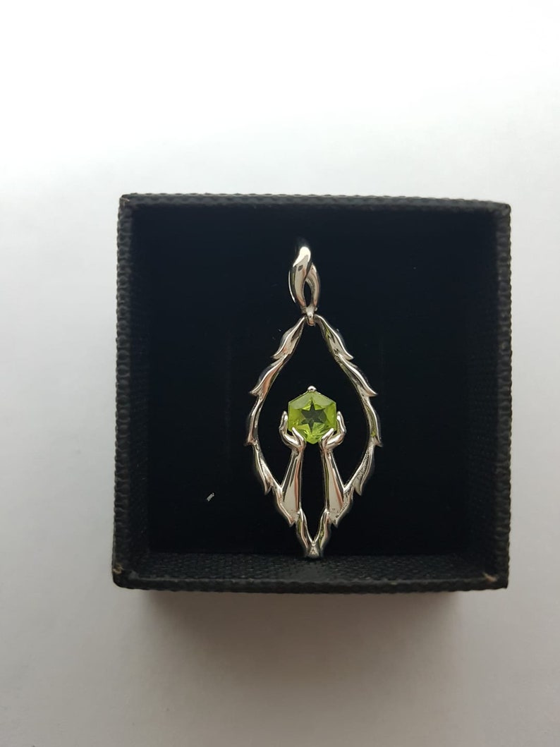 Sterling Silver 925 Natura Stones Peridot Skyrim Lore Pendant Skyrim Lore Pendant Meridia Bacon Pendant Silver Hands Amethyst Pendant Jewelry Pendants Bgc Sedahotels Com