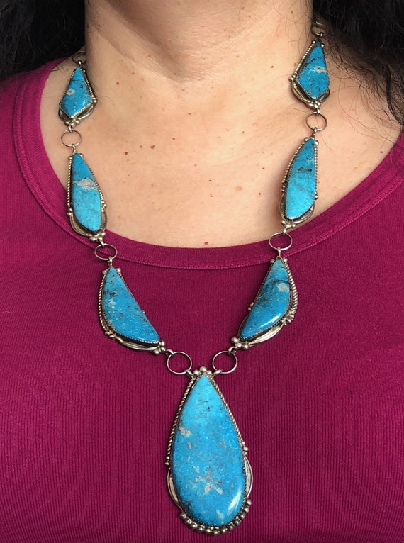 Native American Dazzling Vintage Santo Domingo Old Kingman Turquoise Sterling Silver Necklace Native American Dazzling Vintage Santo Domingo Old Kingman Turquoise Sterling Silver Necklace