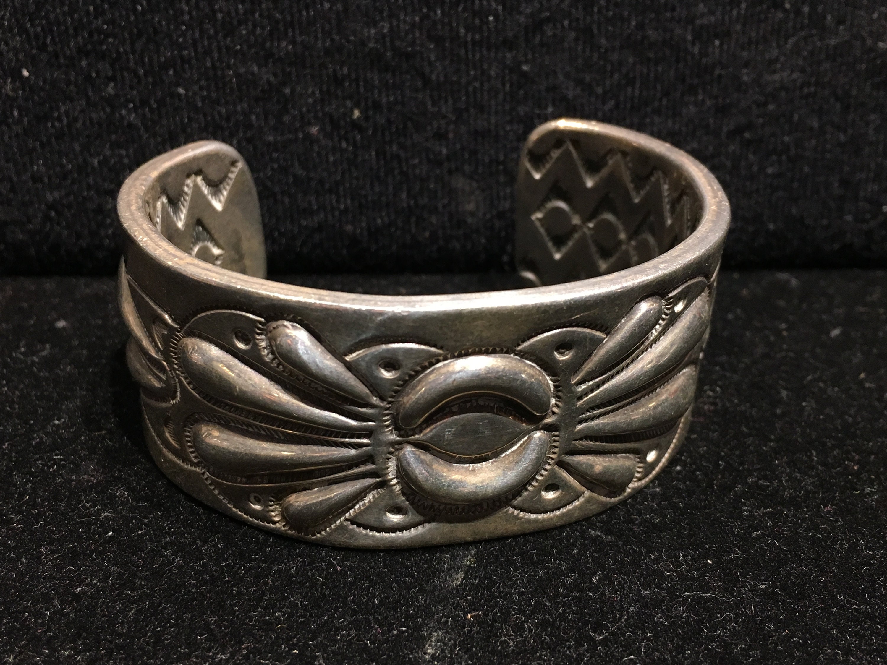 Amazing Modernistic Native American Sterling Silver Repoussed Heavy Bracelet Amazing Modernistic Native American Sterling Silver Repoussed Heavy Bracelet