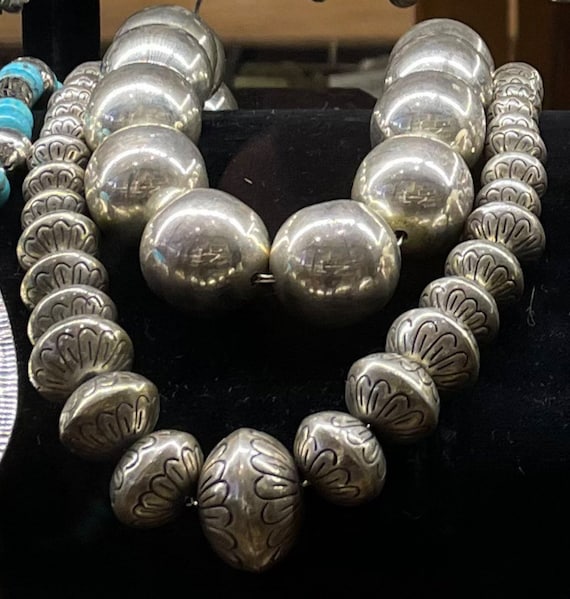 Exquisite Vintage Native American Navajo Choker Sterling Silver Tso Necklace Exquisite Vintage Native American Navajo Choker Sterling Silver Tso Necklace