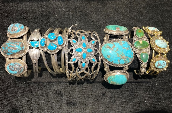 Gorgeous Vintage Native American Navajo Cerrillos Kingman Turquoise Sterling Silver Bracelet Gorgeous Vintage Native American Navajo Cerrillos Kingman Turquoise Sterling Silver Bracelet