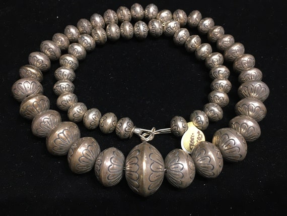 Rare Longer!! Vintage Native American Navajo Graduating Sterling Silver Hand Tooled Necklace Old Rare Longer!! Vintage Native American Navajo Graduating Sterling Silver Hand Tooled Necklace Old