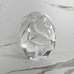 Steuben Sitting Mouse Hand Cooler, Vintage Crystal Collectible Signed by the Artist Lloyd Atkins