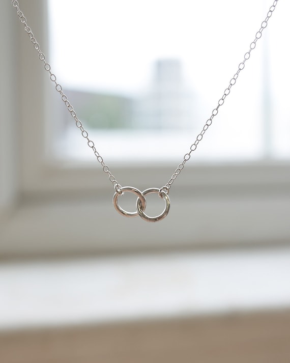 Sterling Silver Interlocking Necklace - Silver Ring Necklace - Linking Ring Necklace - Infinity Necklace - Geometric Jewellery - Dainty