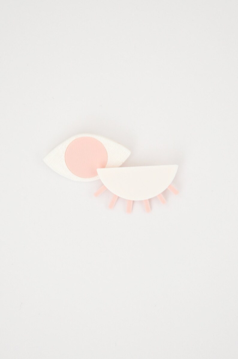 3D print brooch Pink petal wink image 2