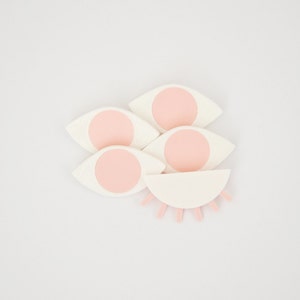 3D print brooch Pink petal wink image 1