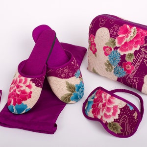 Pacific Islands Bamboo Kimono, Slipper & Eye Mask Set main image 1