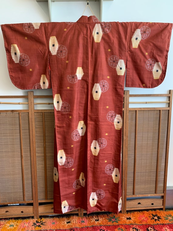 Rust Red Meisen Kimono with Flowers | Vintage Sil… - image 2