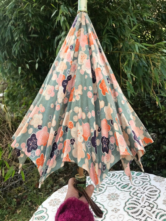 Antique small parasol vintage umbrella floral vin