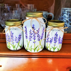 Lavender Flower Mason Jar Vases - Painted and Distressed Mason Jars - Lavender Mason Jars - Wedding Centerpiece, Flowers Not Included