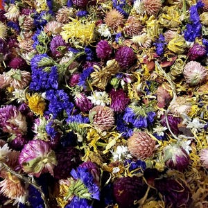 Dried wildfllower Potpourri. Cottage garden petal confetti. Natural dried flowers for wedding toss, case filler, home or crafts