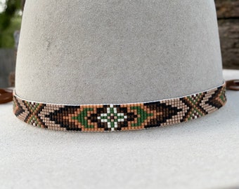 Fascia per cappello con perline nei toni della terra. Ideale per cappelli da cowboy e cappelli di paglia Panama.