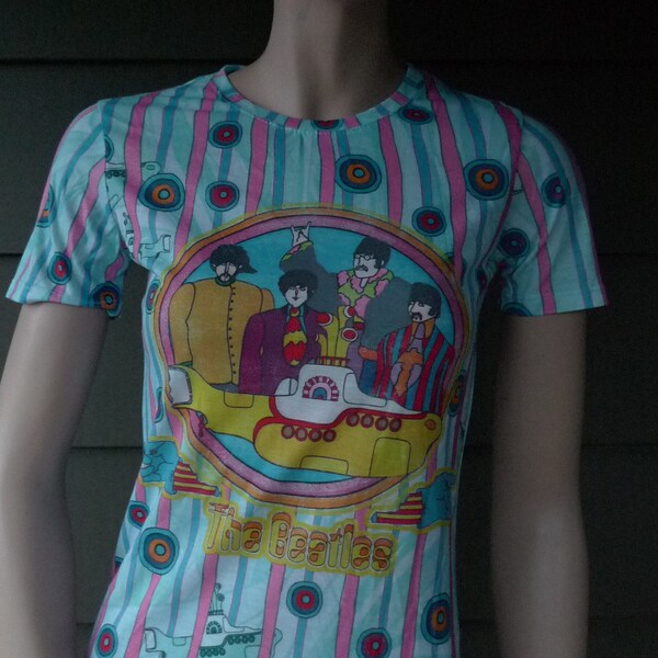Size Women's Small (33) ** Beatles yellow Submarine Shirt (Double Sided) (Deadstock Unworn)