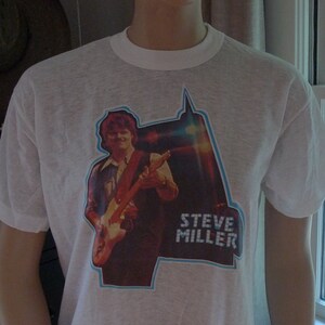 Size Women’s Medium (39) ** 1970s Steve Miller Band Shirt (Single Sided) (Single Stitch) (C) Licensed by L+H 1978