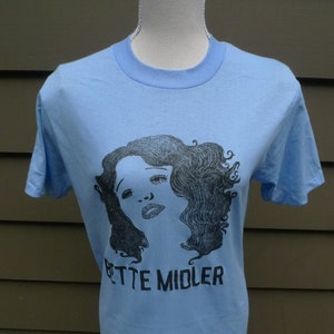 1970s Bette Midler Single Stitch Shirt (C) Licensed by Roach &#39;74 * Women&#39;s Small (34)