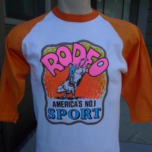 Camisa de puntada simple Rodeo 1975 (C) Licencia Vortex, &#39;75 * Hombres M (40)
