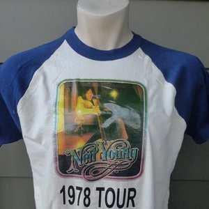 1978 Neil Young Single Stitch Shirt (C) Licensed by Roach &#39;77 * Mens XL (46)