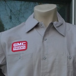 Size L (48) ** 1990s GMC Truck Mechanics Work Shirt (Two Chest Pockets) (Deadstock Unworn)