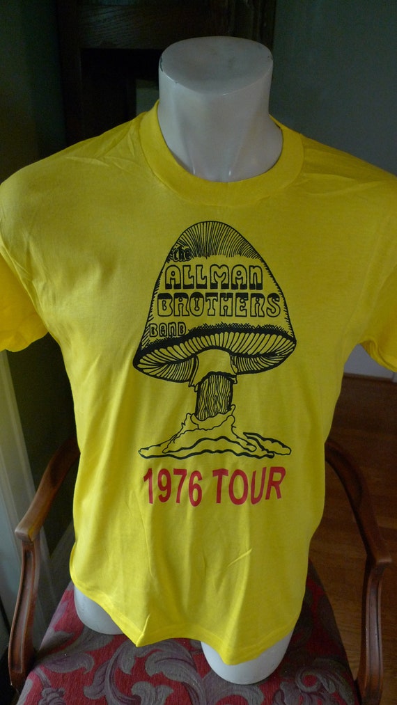 Size L (45) ** 1976 Allman Brothers Shirt (Screen 