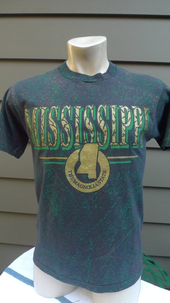1980s Mississippi Single Stitch Shirt * Mens Medi… - image 1